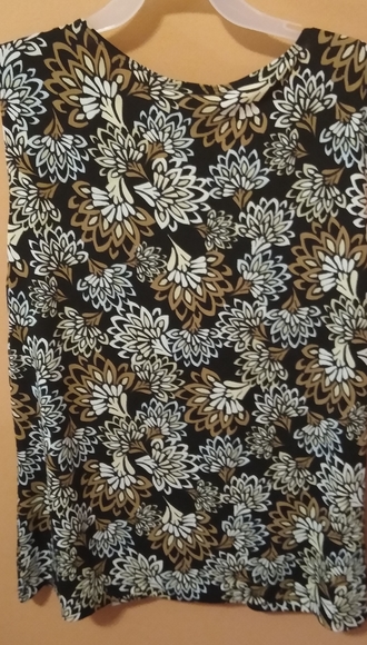 Sleeveless Floral Top - Picture 8 of 10